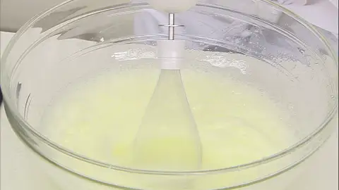 Sigue montándolas durante un par de minutos Sigue montándolas durante un par de minutos