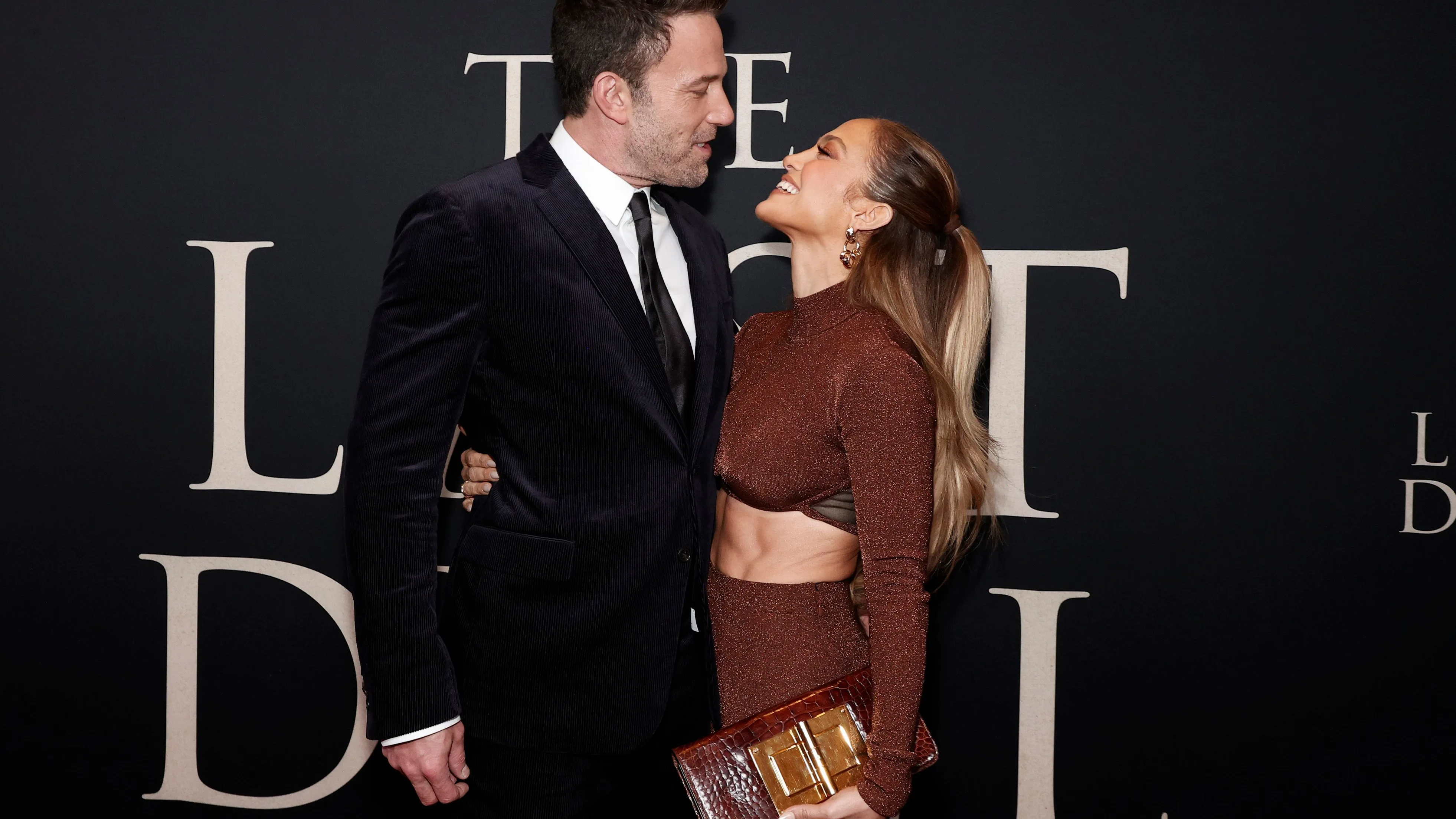 Ben Affleck y Jennifer Lopez en una premiere Ben Affleck y Jennifer Lopez en una premiere