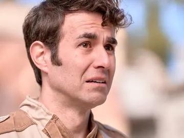 Hugo visita la tumba de doña Paz y le reprocha su mayor error: “Me ocultaste la verdad sobre mi padre” Hugo visita la tumba de doña Paz y le reprocha su mayor error: “Me ocultaste la verdad sobre mi padre”