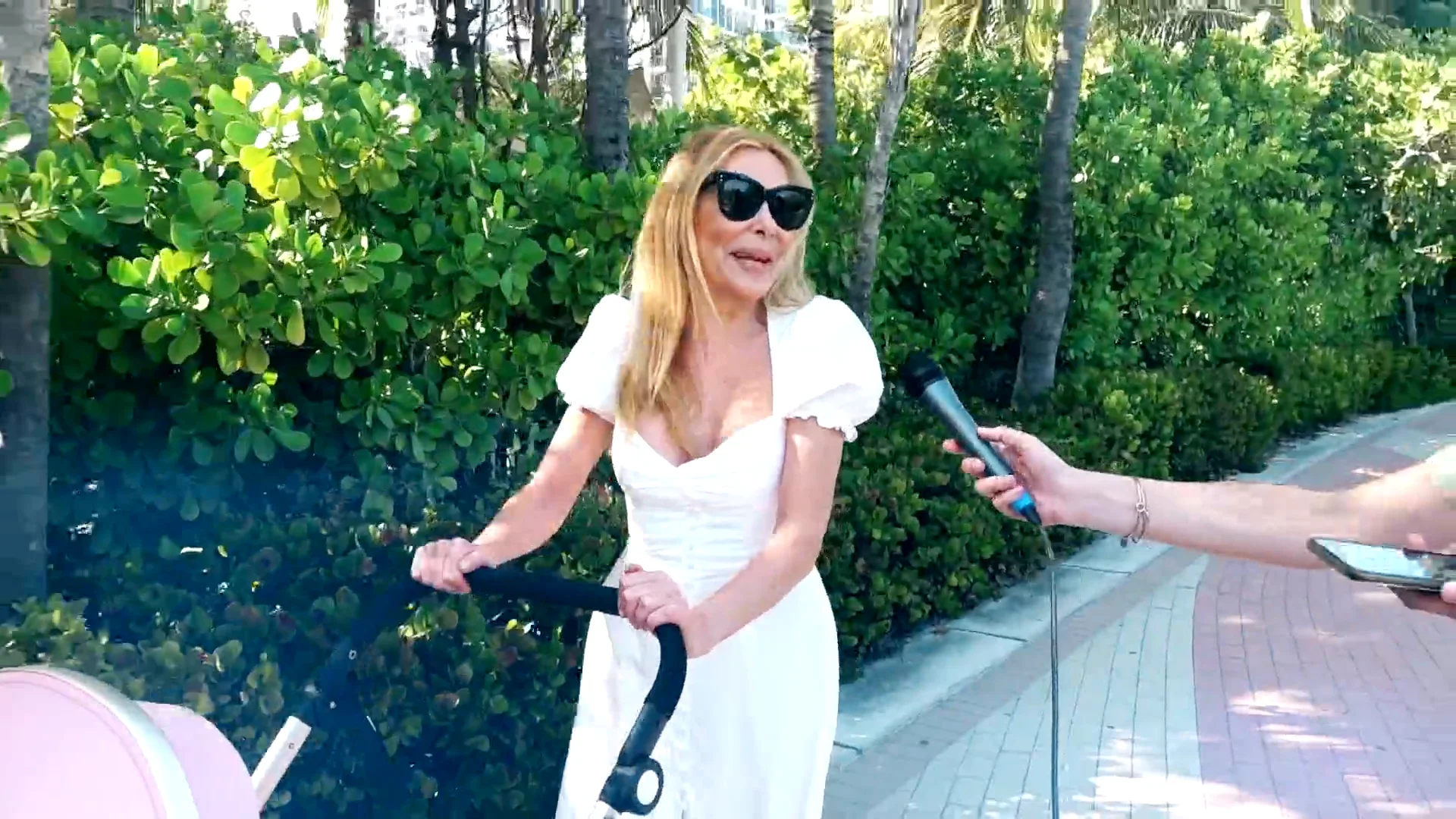 Carolina Monje reaparece despu&eacute;s del nacimiento de Ana Sandra, la nieta de Ana Obreg&oacute;n