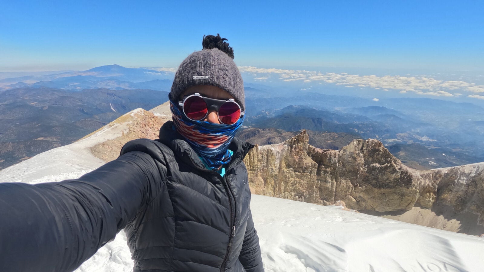 La montañera Perla López logra permanecer 32 días en el Pico de Orizaba, la cima más alta de México