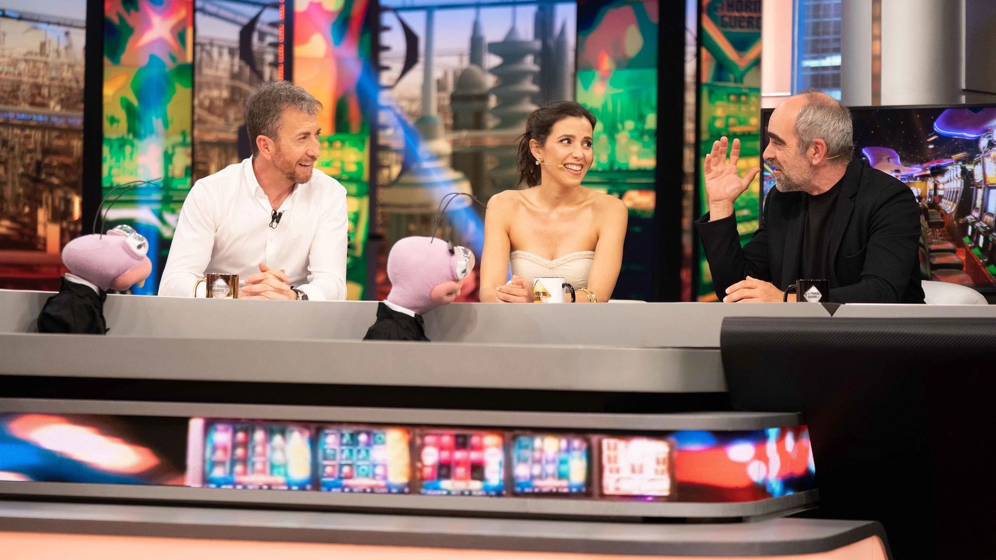 ¡Tragaperras humana! Trancas y Barrancas enfrentan a Luis Tosar y Luisa Mayol a su prueba más sorprendente ¡Tragaperras humana! Trancas y Barrancas enfrentan a Luis Tosar y Luisa Mayol a su prueba más sorprendente