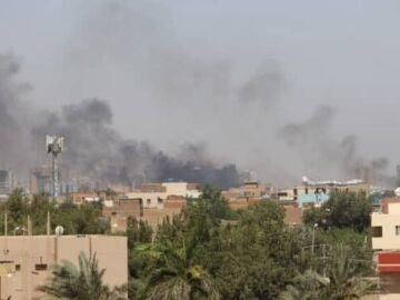 Una nube negra se apodera de la capital sudanesa