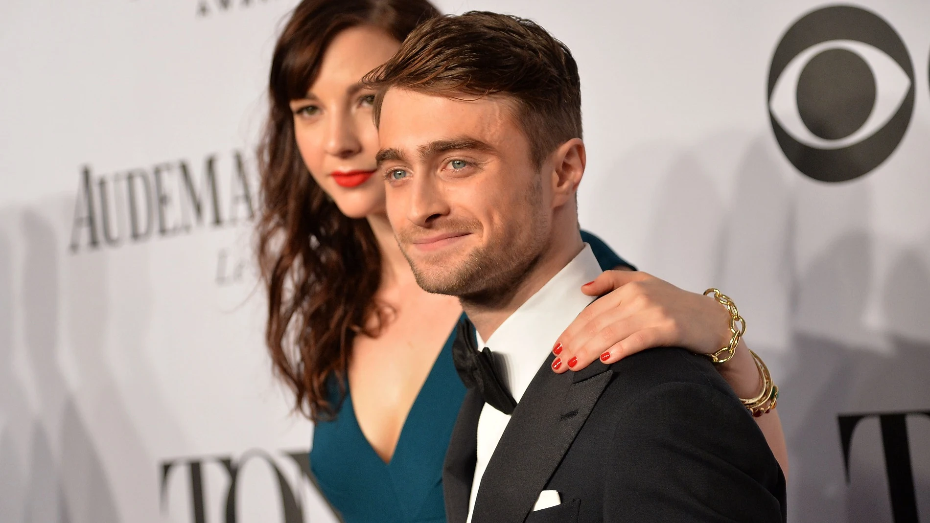 Daniel Radcliffe con su pareja Erin Darke Daniel Radcliffe con su pareja Erin Darke
