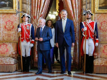 El rey Felipe junto al presidente de Brasil, momentos antes del almuerzo en el Palacio Real