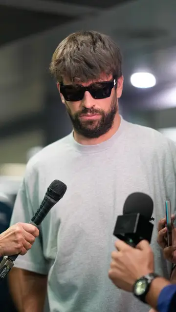 Piqué en el aeropuerto de Miami Piqué en el aeropuerto de Miami