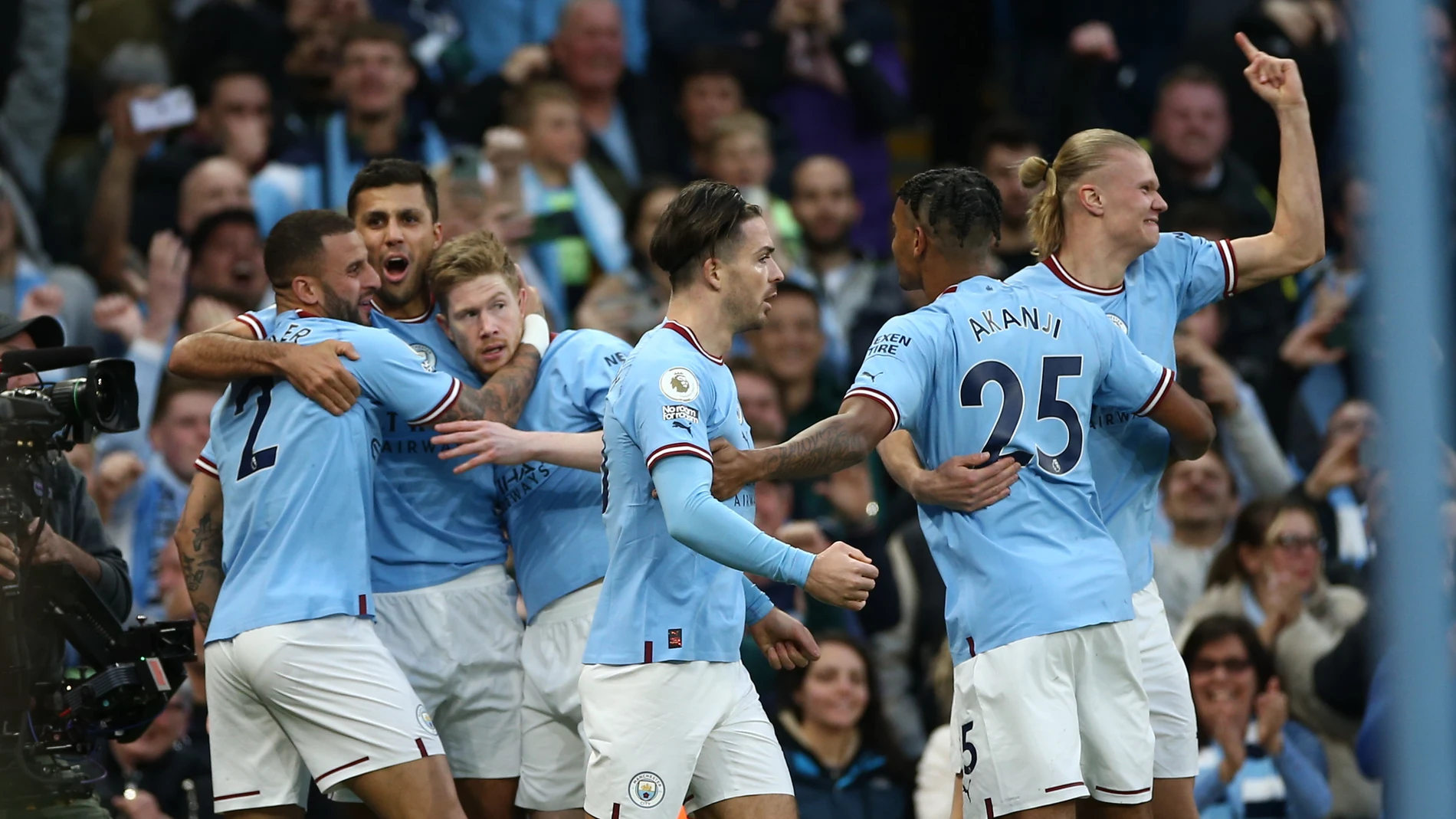 Los jugadores del Manchester City celebran un gol ante el Arsenal