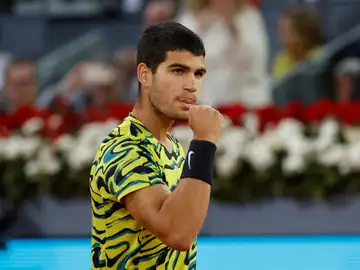 Carlos Alcaraz celebra un punto en el partido contra Dimitrov del Mutua Madrid Open Carlos Alcaraz celebra un punto en el partido contra Dimitrov del Mutua Madrid Open