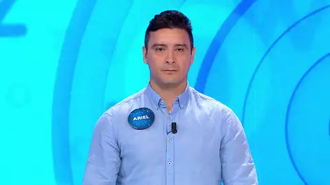 El sorprendente ‘fuera de juego’ de Ariel: el aspirante se bloquea frente a Marta El sorprendente ‘fuera de juego’ de Ariel: el aspirante se bloquea frente a Marta