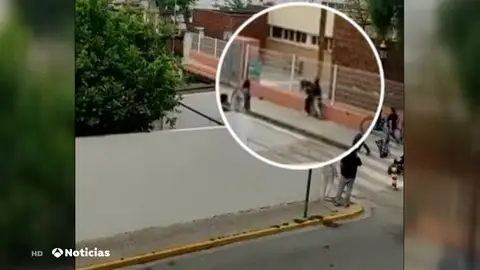 La pelea en Tavernes Blanques por la custodia de la menor Vídeo: Pelea en Tavernes Blanques por la custodia de una niña de 5 años: "Me quitaron a mi hija de los brazos"