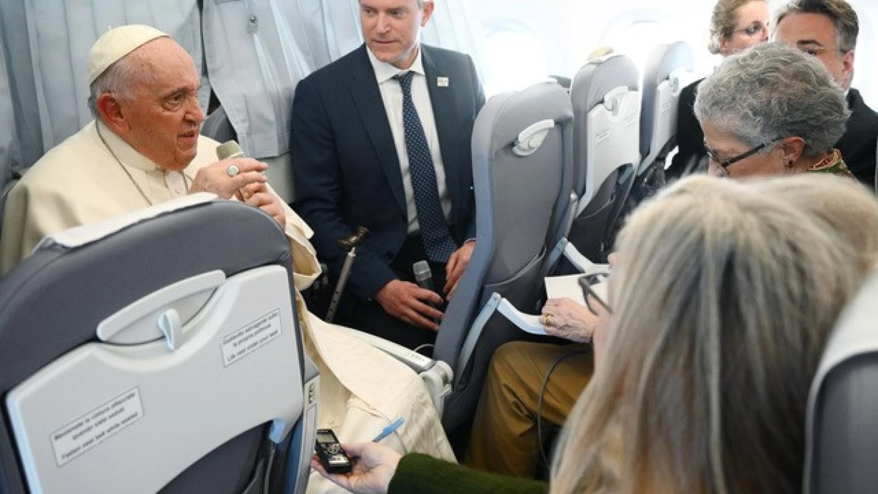 El Papa Francisco, durante una comparecencia de prensa en el avión de regreso al Vaticano El Papa Francisco, durante una comparecencia de prensa en el avión de regreso al Vaticano