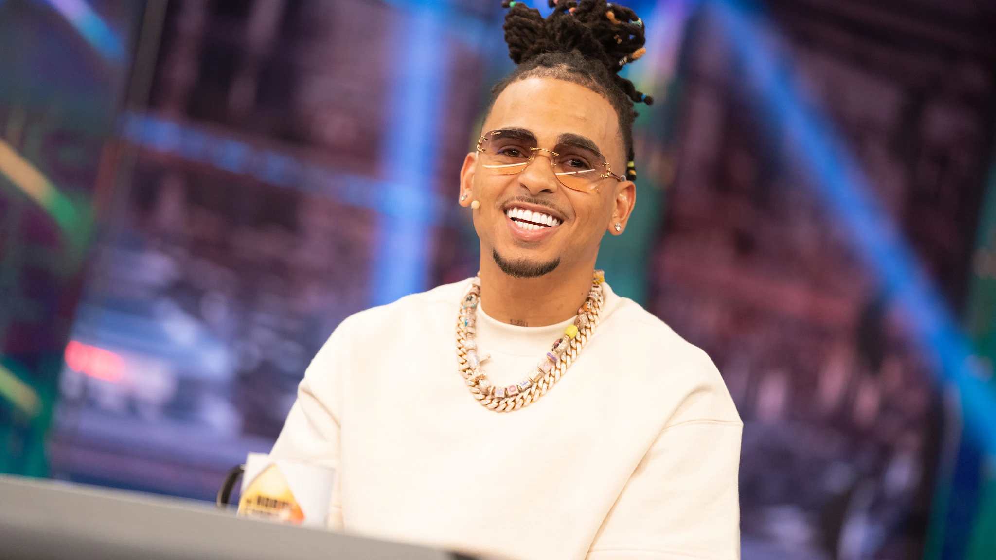 Ozuna, de limpiar zapatos en la calle, a artista internacional: "Es un proceso, no es así de fácil" Ozuna, de limpiar zapatos en la calle, a artista internacional: "Es un proceso, no es así de fácil"