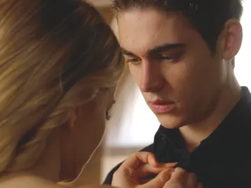 Josephine Langford y Hero Fiennes-Tiffin en 'After: Aquí acaba todo' Josephine Langford y Hero Fiennes-Tiffin en 'After: Aquí acaba todo'