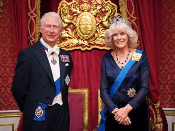 El rey Carlos III de Inglaterra y la reina consorte Camila