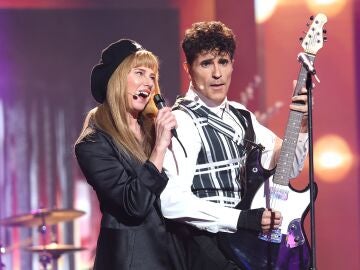 La magia de Anne Igartiburu: &lsquo;&iexcl;Chas! Y aparezco a tu lado&rsquo; como &Aacute;lex & Christina 