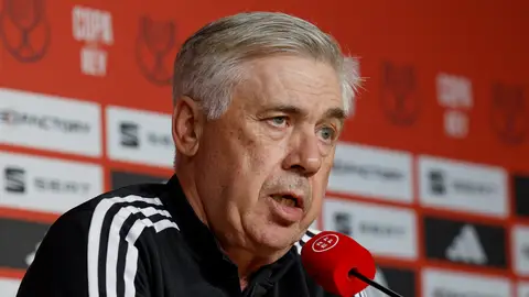 Carlo Ancelotti, en la rueda de prensa previa a la final de la Copa del Rey Carlo Ancelotti, en la rueda de prensa previa a la final de la Copa del Rey