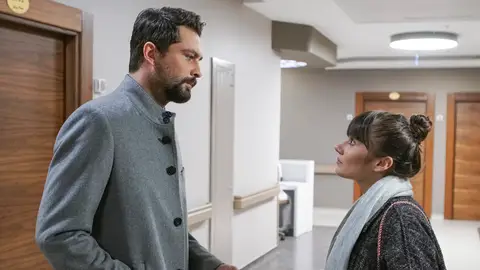 Alihan y Zeynep en el capítulo '24' de 'Pecado Original'. Alihan y Zeynep en el capítulo '24' de 'Pecado Original'.