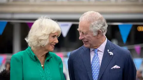 Imagen de archivo de Carlos y Camila Imagen de archivo de Carlos y Camila