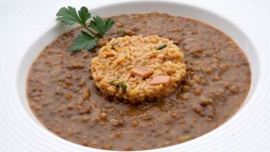 Recupera toda la energía que necesitas con la receta de enredo de lentejas y arroz frito chino
