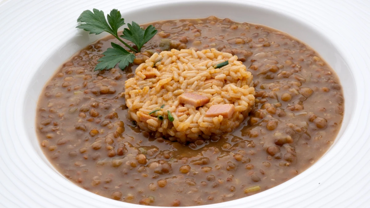 Recupera toda la energía que necesitas con la receta de enredo de lentejas y arroz frito chino Recupera toda la energía que necesitas con la receta de enredo de lentejas y arroz frito chino