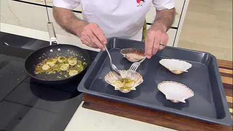 Espolvoréalas con un poco de pan rallado Espolvoréalas con un poco de pan rallado