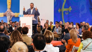 El presidente del Principado y candidato socialista a la reelecci&oacute;n, Adri&aacute;n Barb&oacute;n