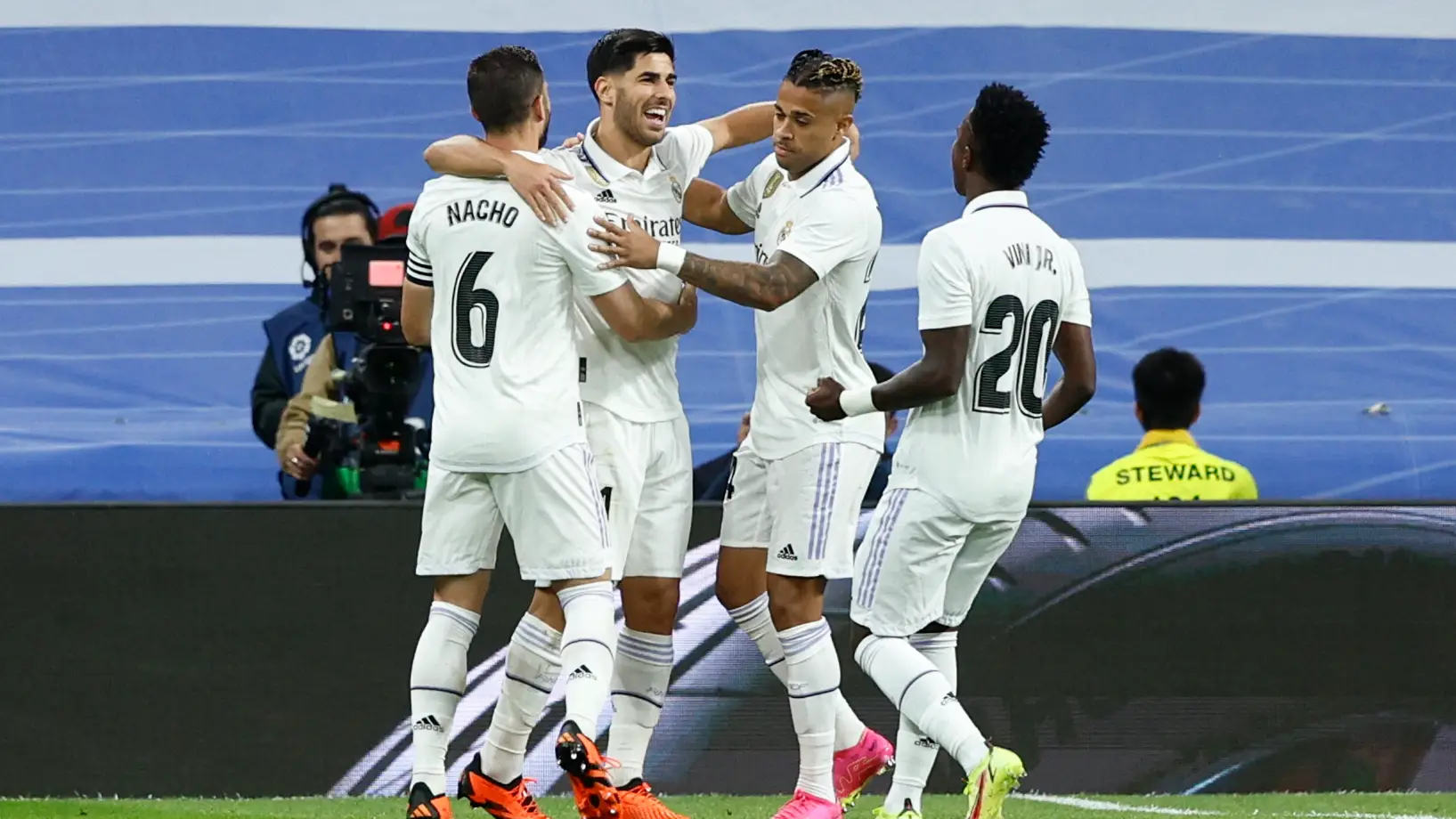 Asensio celebra su gol ante el Getafe junto a sus compa&ntilde;eros