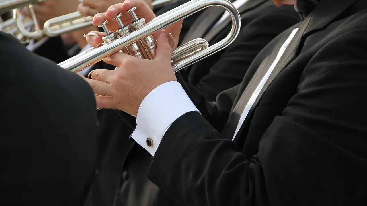 Imagen de archivo de músicos tocando la trompeta Imagen de archivo de músicos tocando la trompeta