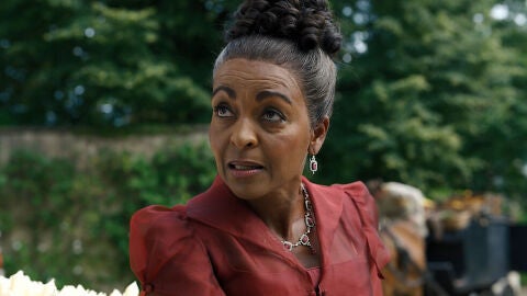 Adjoa Andoh como Lady Danbury en 'Los Bridgerton'