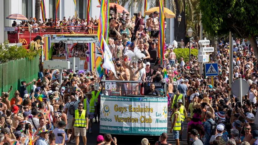 Cabalgata del Orgullo de Maspalomas Cabalgata del Orgullo de Maspalomas