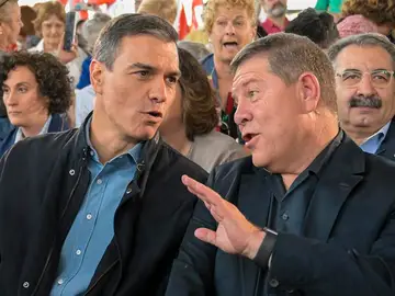 Pedro Sánchez junto a Emiliano García-Page Pedro Sánchez junto a Emiliano García-Page