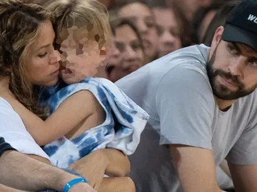 Shakira, Piqué y su hijo Sasha Shakira, Piqué y su hijo Sasha
