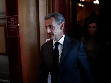 Nikolas Sarkozy abandona los juzgados Nikolas Sarkozy abandona los juzgados