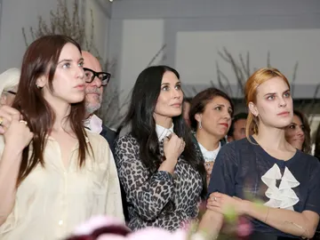 Demi Moore y sus hijas Scout laRue Willis and Tallulah Willis Demi Moore y sus hijas Scout laRue Willis and Tallulah Willis