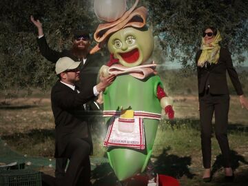 Banderilla deja sus primeras pistas: &ldquo;Vengo de una gran familia de aceitunas&rdquo; 