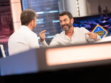 Arturo Valls cuenta cómo fue su experiencia bajo una máscara en 'Mask Singer' Uruguay: "Fue muy emocionante" Arturo Valls cuenta cómo fue su experiencia bajo una máscara en 'Mask Singer' Uruguay: "Fue muy emocionante"