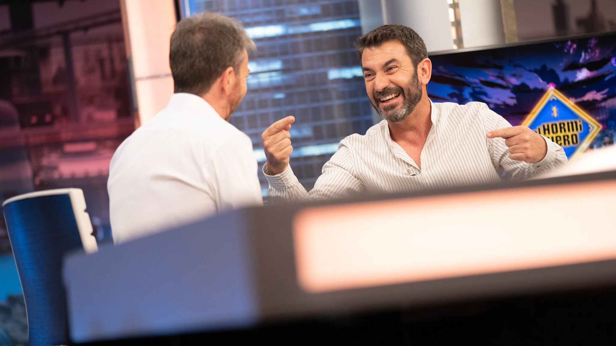 Arturo Valls cuenta cómo fue su experiencia bajo una máscara en 'Mask Singer' Uruguay: "Fue muy emocionante" Arturo Valls cuenta cómo fue su experiencia bajo una máscara en 'Mask Singer' Uruguay: "Fue muy emocionante"