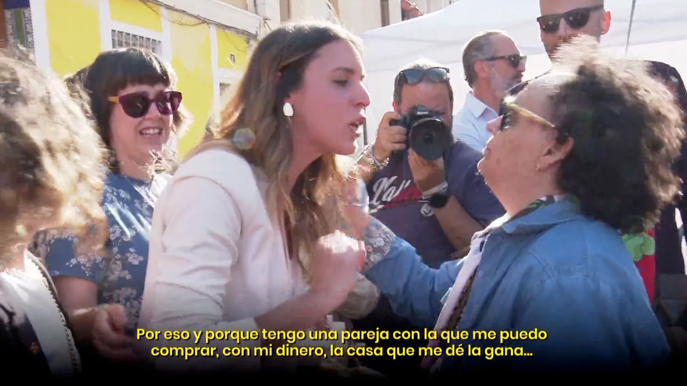 Irene Montero, increpada por una señora. Irene Montero, increpada por una señora.