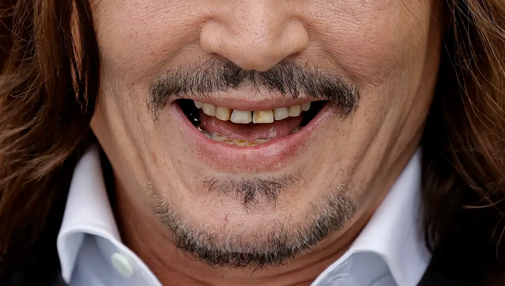 Johnny Depp reaparece en Cannes y sus dientes amarillos provocan muchos comentarios