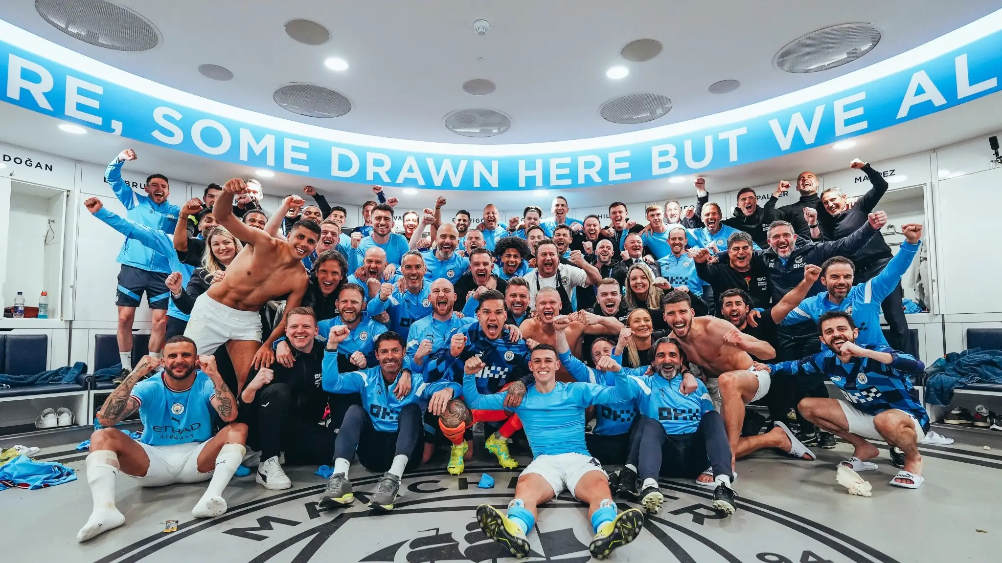 Los jugadores del Manchester City celebra el pase a la final de la Champions