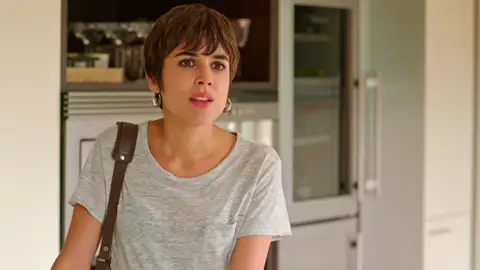 Manuela busca respuestas en Olga tras encontrar a su verdadera madre Manuela busca respuestas en Olga tras encontrar a su verdadera madre