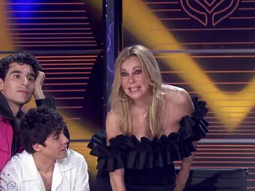 La confesión inesperada de Ana Obregón: “Mi primer beso con lengua se lo di a Miguel Bosé” La confesión inesperada de Ana Obregón: “Mi primer beso con lengua se lo di a Miguel Bosé”