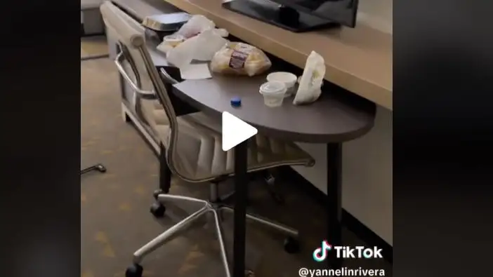 Una limpiadora denuncia en TikTok la basura con la que se encuentra en una habitación de hotel Una limpiadora denuncia en TikTok la basura con la que se encuentra en una habitación de hotel