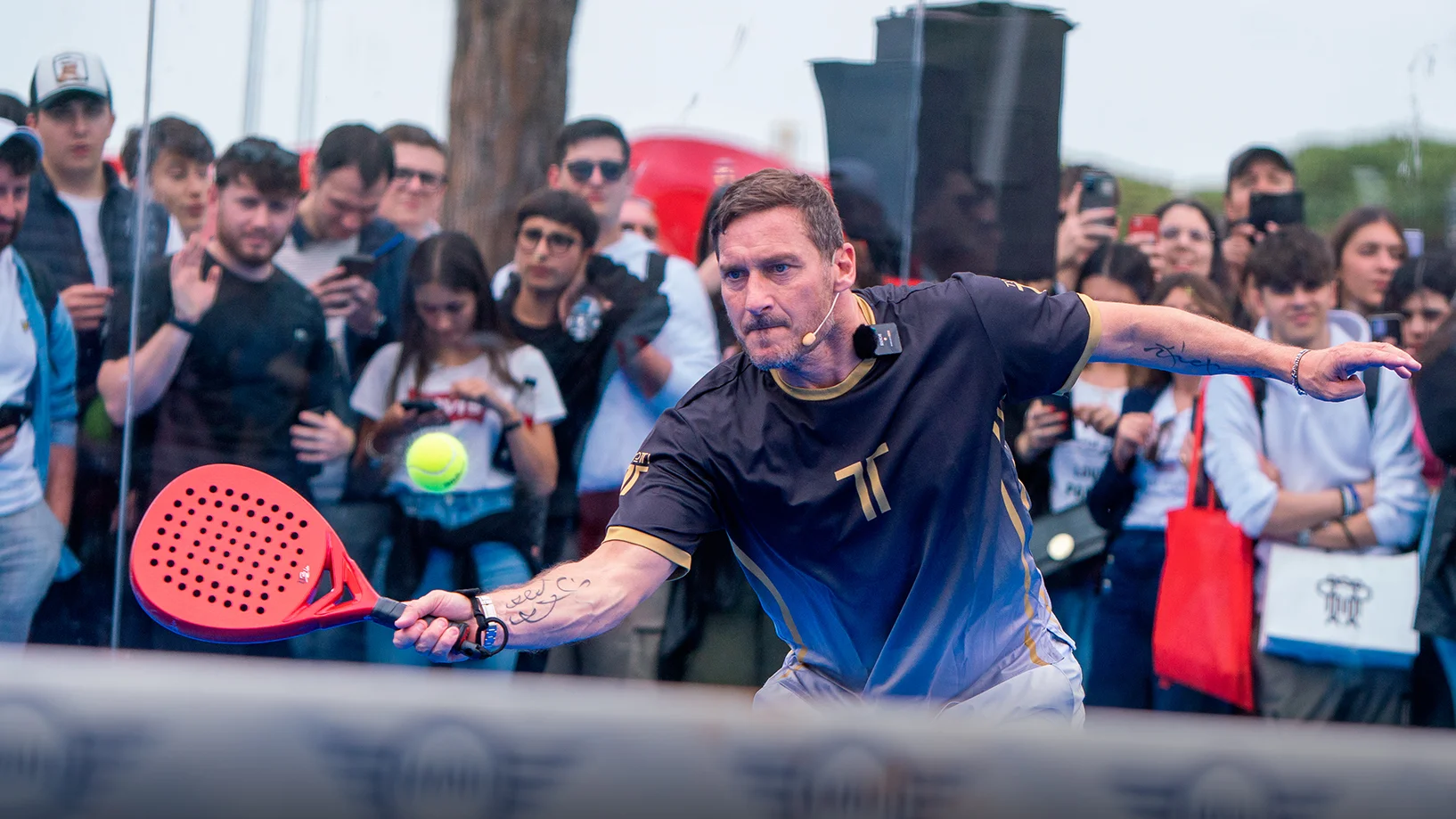 Francesco Totti, jugando al pádel Francesco Totti, jugando al pádel