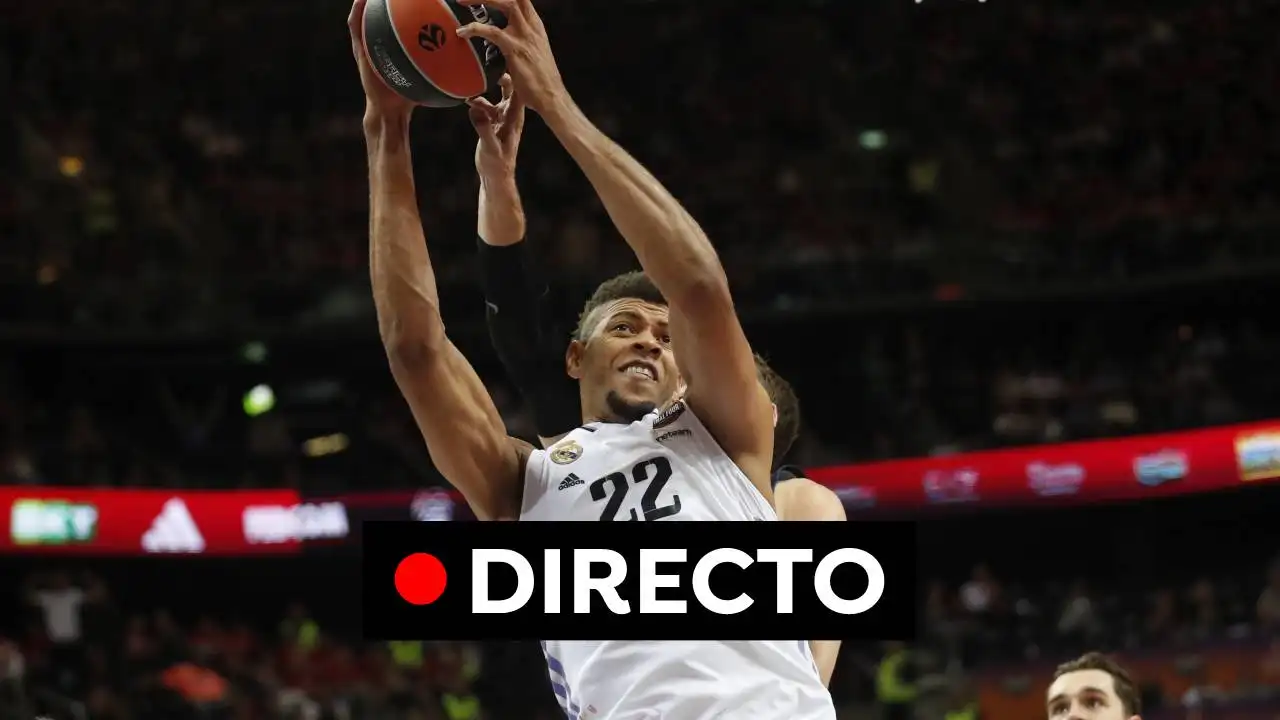 Walter Tavares captura un rebote en la semifinal de la Euroliga 2023 ante el Barcelona