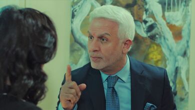 Halit enloquece contra Zehra al descubrir que ha vuelto a beber: “¿Qué pensará Kemal cuándo lo vea?”