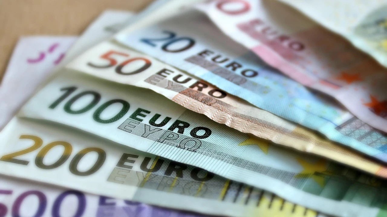 El Euro la moneda de Europa (EUR). Historia, billetes y monedas