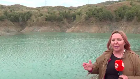Rescate de dos jóvenes en un pantano de Málaga. Rescate de dos jóvenes en un pantano de Málaga.