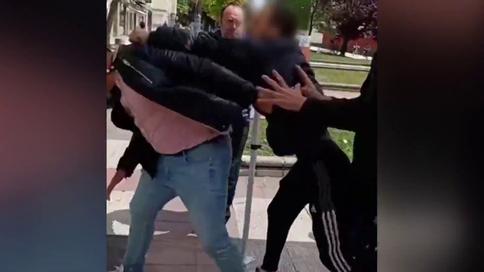 Vox denuncia una agresión a dos candidatos y varios militantes en una carpa en Vitoria