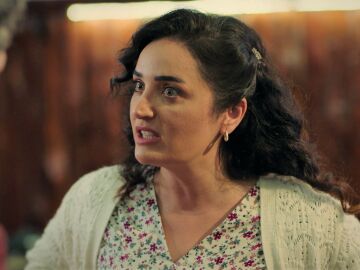 Şeng&uuml;l, muerta de celos, vuelve a montar un esc&aacute;ndalo al ver a Orhan con G&ouml;n&uuml;l: "&iexcl;Eres un caradura!"
